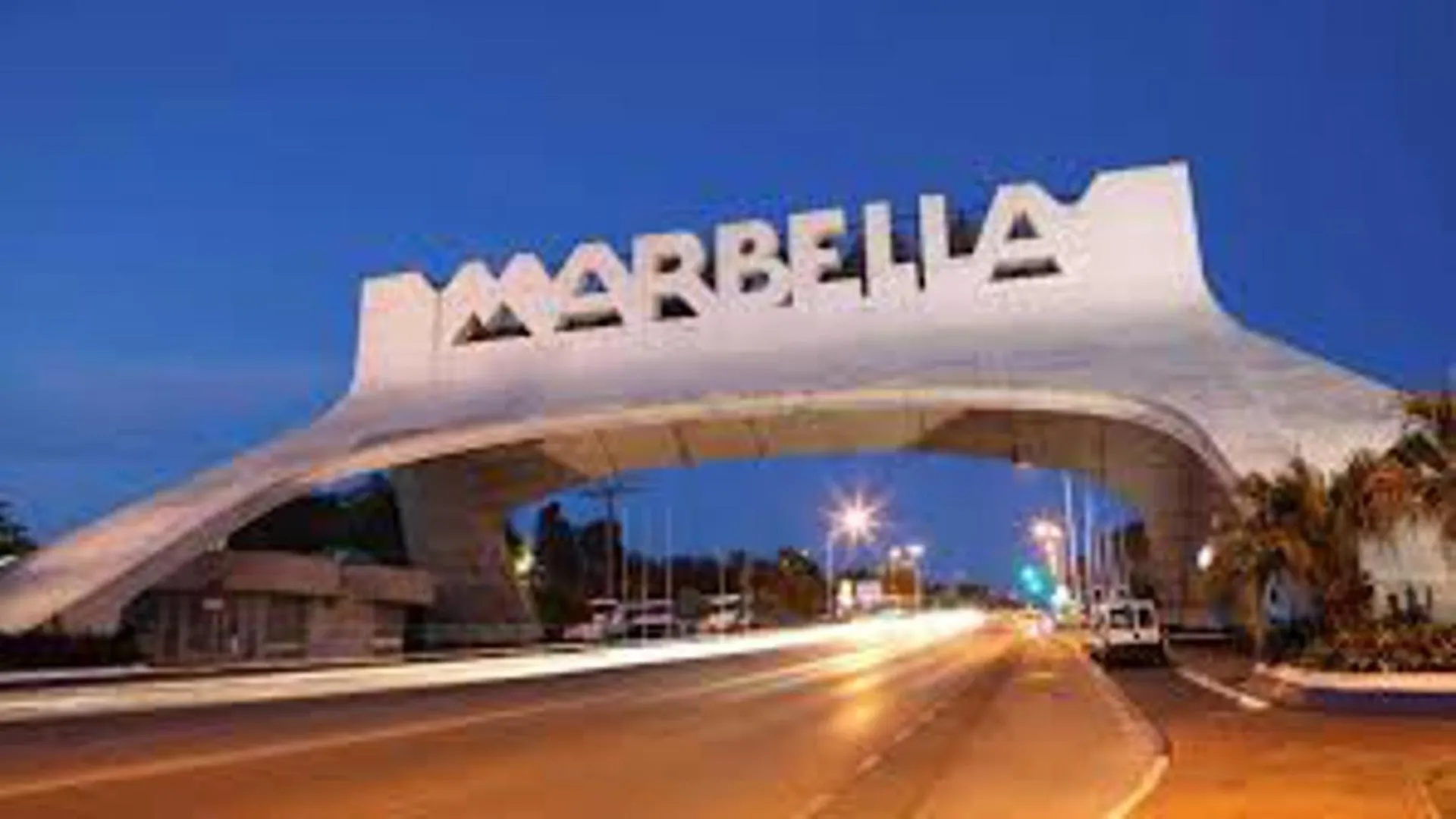 Luxurious Apartment In Puerto Banus Marbella
