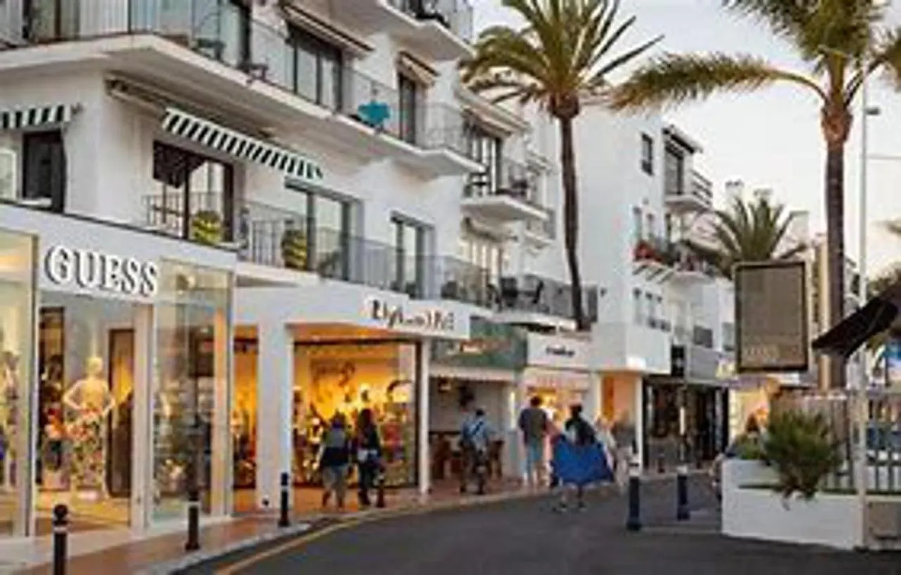 Luxurious Apartment In Puerto Banus Μαρμπέλλα
